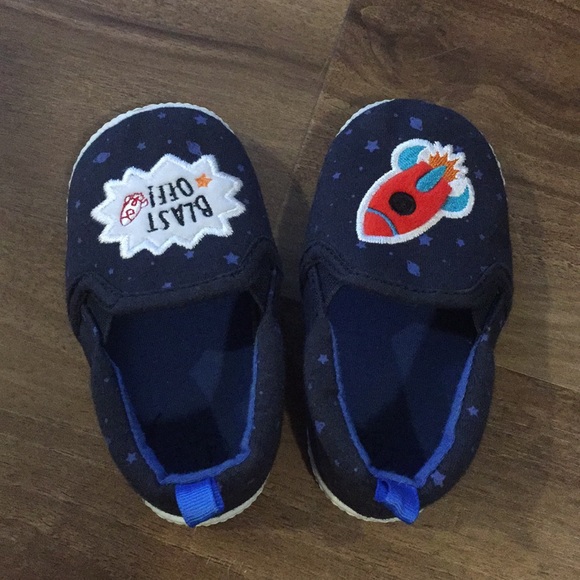 Size 4 Rocket Shoes - Picture 4 of 4